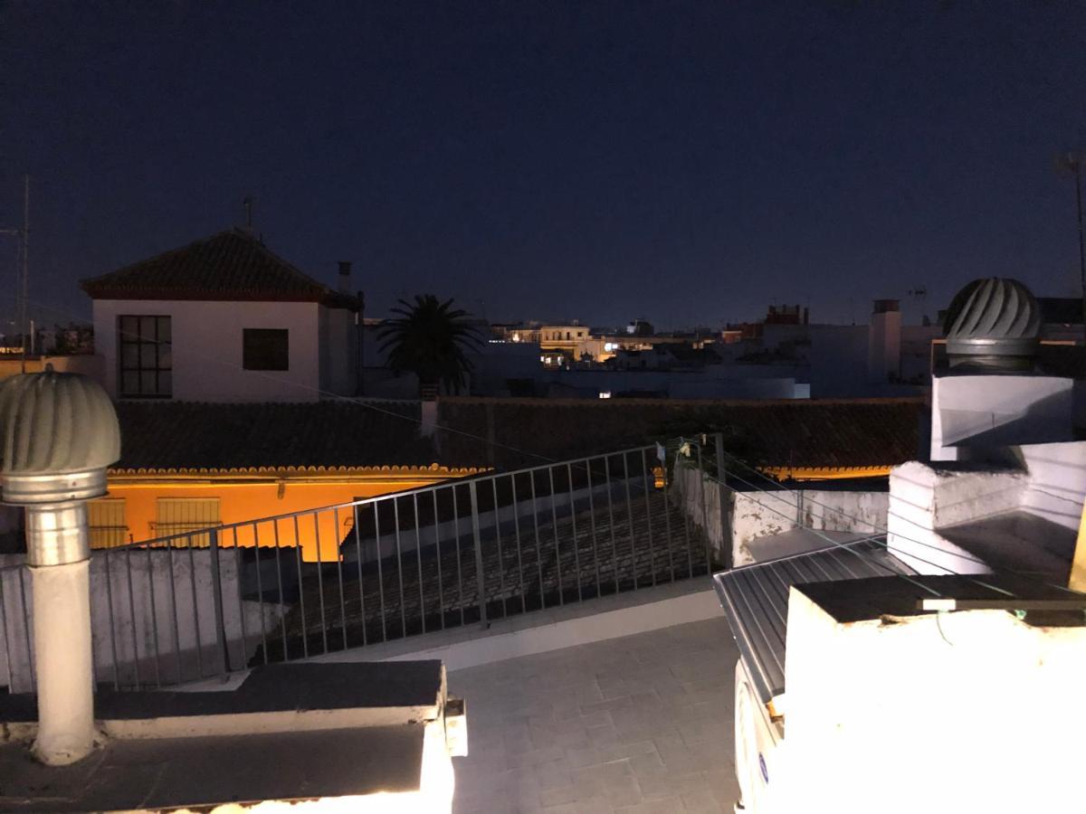 In V33-b Sevilla